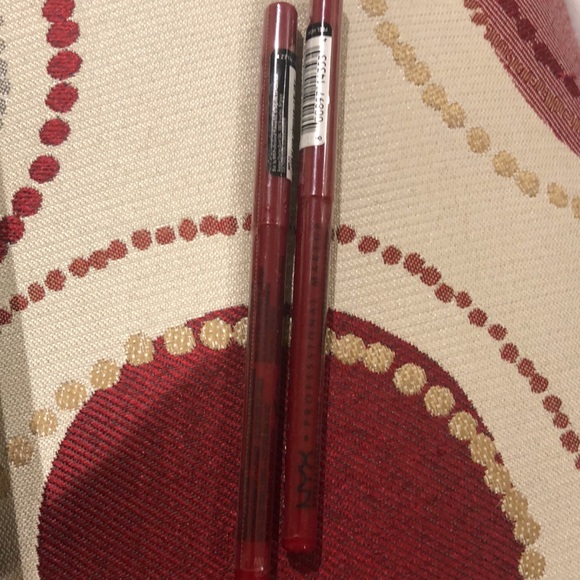 MAKEUP BUNDLE! Two NYX lipliners, and two eyeliners - Picture 7 of 7